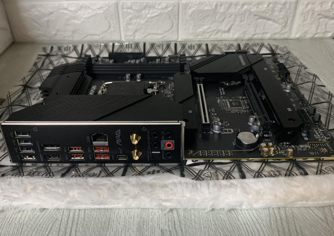 MSI MAG B660 TOMAHAWK WIFI DDR4 マザーボード