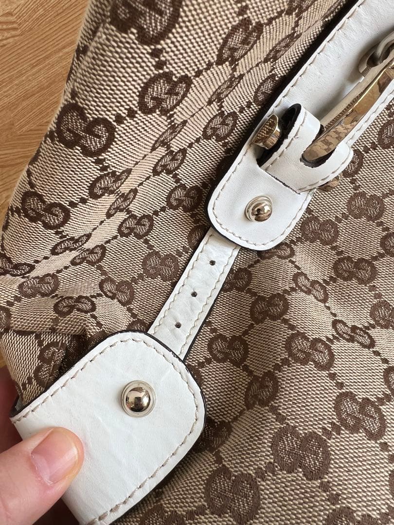 Gucci ブラウンショルダーバッグ 美品