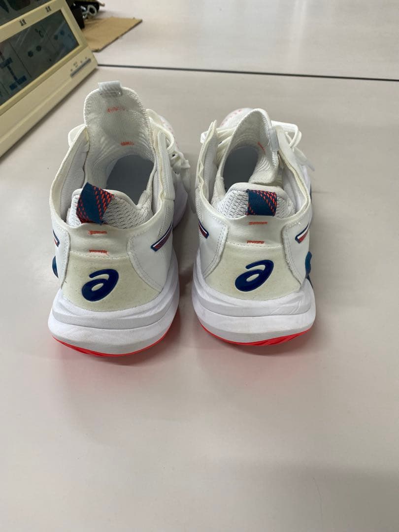 ASICS バレーボールシューズ ホワイト/ブルー/レッド　メタライズ2