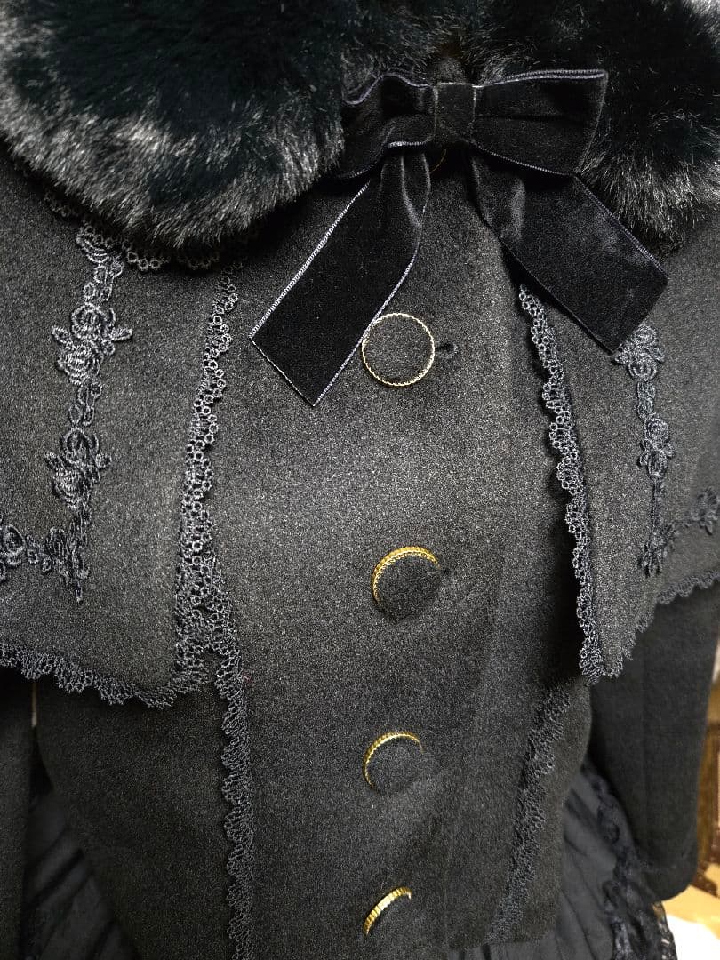 【美品】axes femme kawaii ケープ付ショートコート black