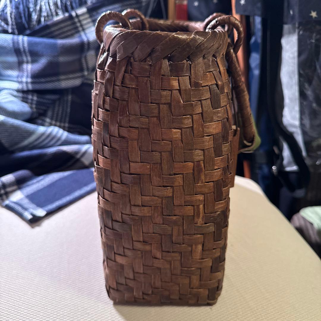 日曜日限定お値下げ✨️かごや くるみかごバッグ 柿渋染め巾着、冬用ストール2枚付き