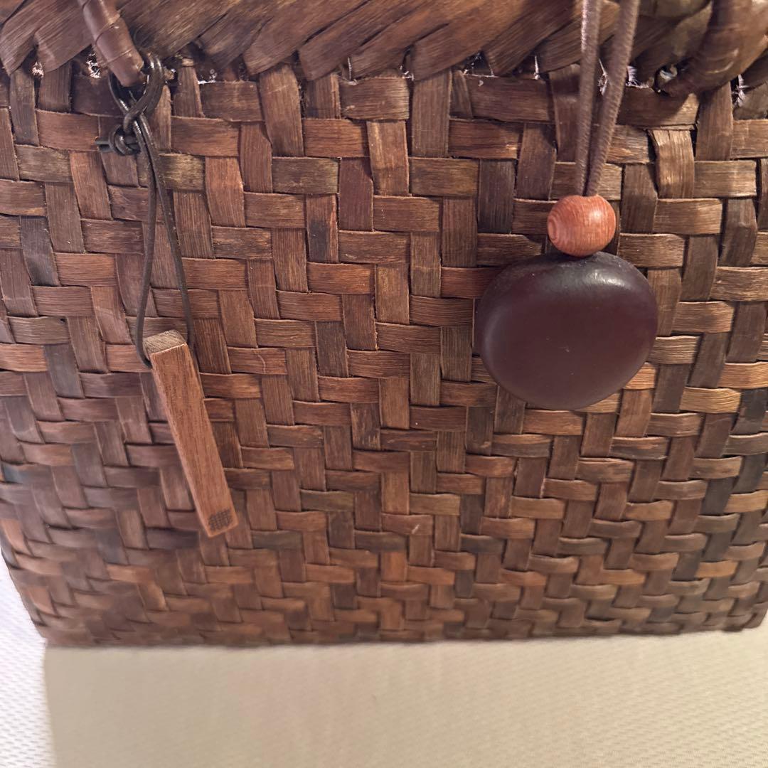 日曜日限定お値下げ✨️かごや くるみかごバッグ 柿渋染め巾着、冬用ストール2枚付き