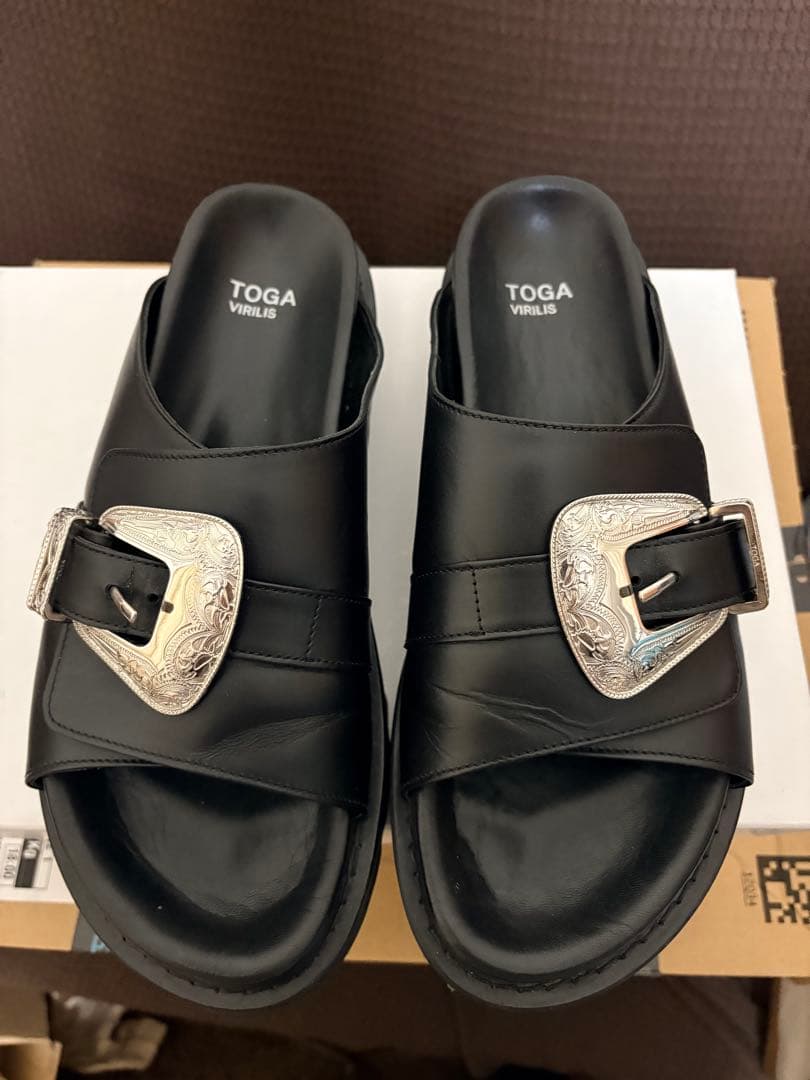 Toga Virilis 23SS レザーサンダル