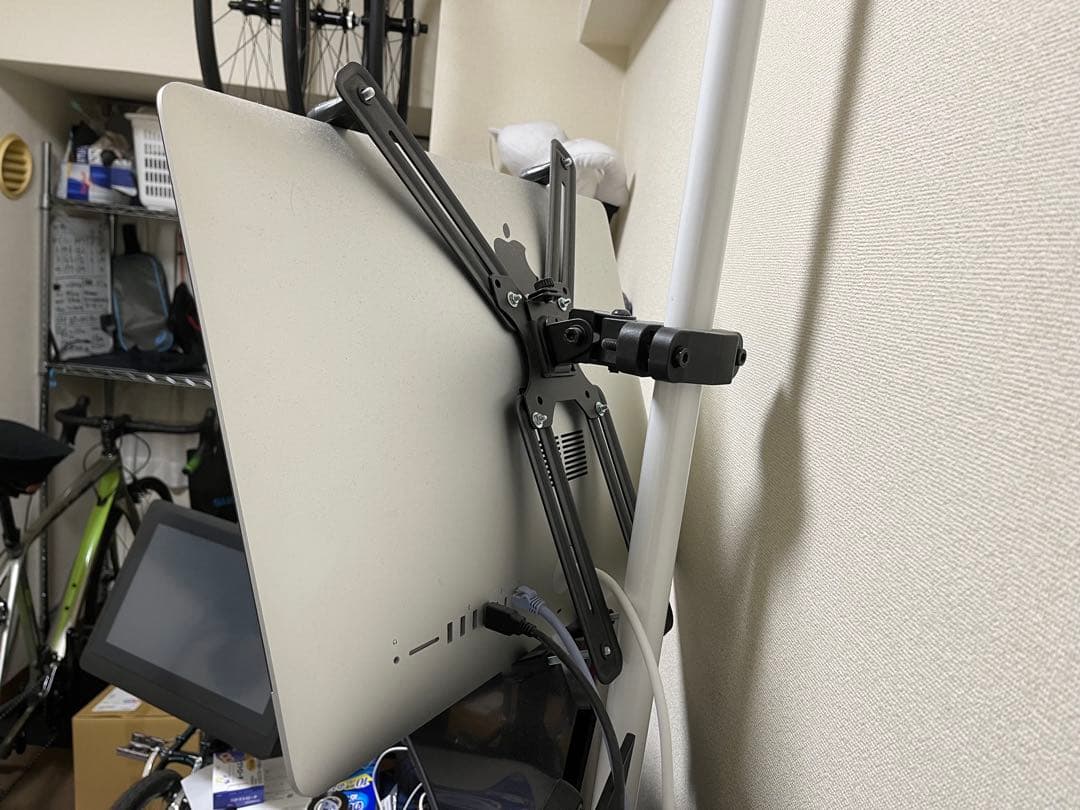 Apple iMac 2017 21.5本体 VESAマウント付き