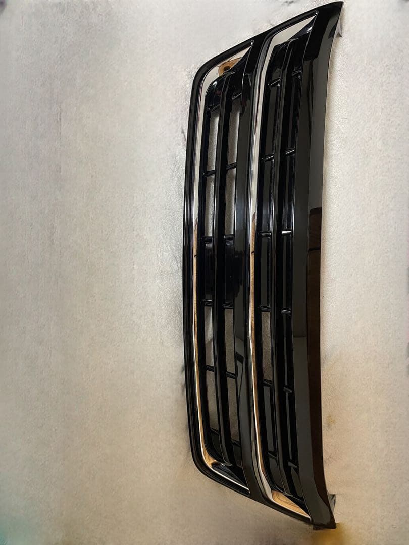 ヴェルファイア20系前期フロントグリル