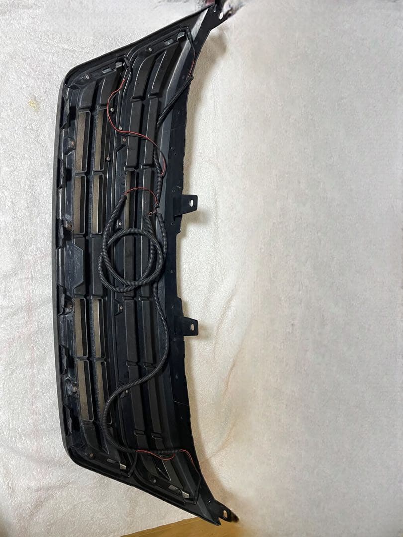 ヴェルファイア20系前期フロントグリル