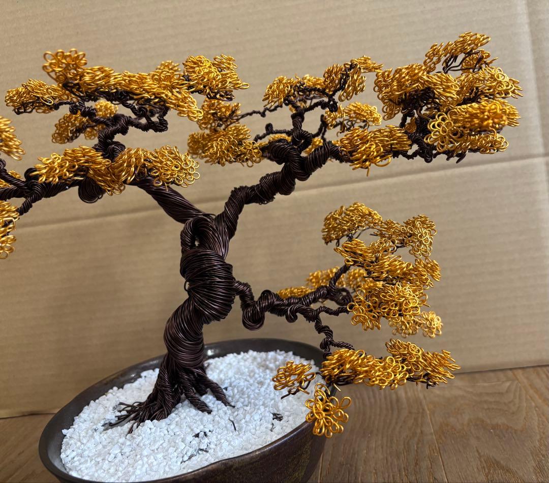 金色ワイヤー盆栽アート