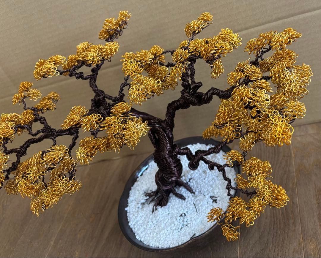 金色ワイヤー盆栽アート