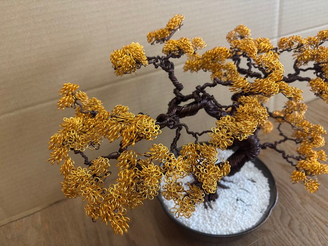 金色ワイヤー盆栽アート