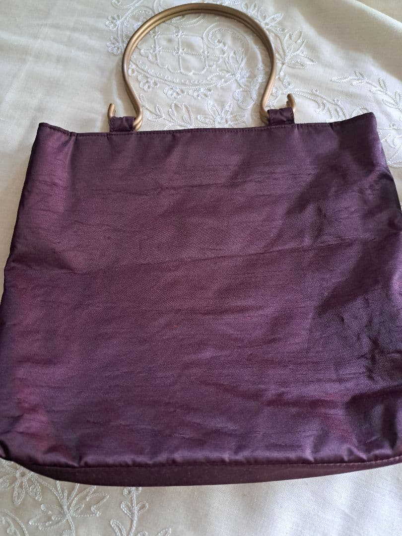 茶色(赤紫)の袋物刺繍バッグと小物刺繍バックセット