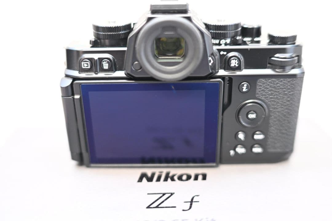 Nikon Z f ボディブラック【シャッター数約3万／おまけ多】
