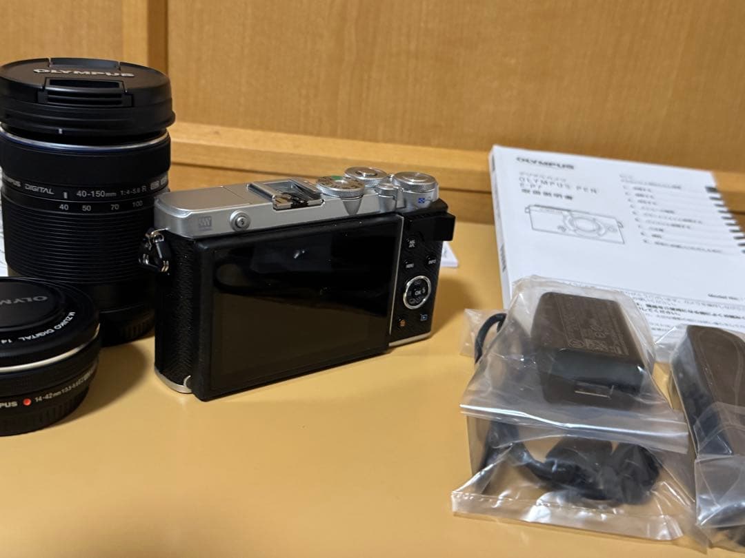 OLYMPUS PEN E-P7 EZ ダブルズームキット シルバー