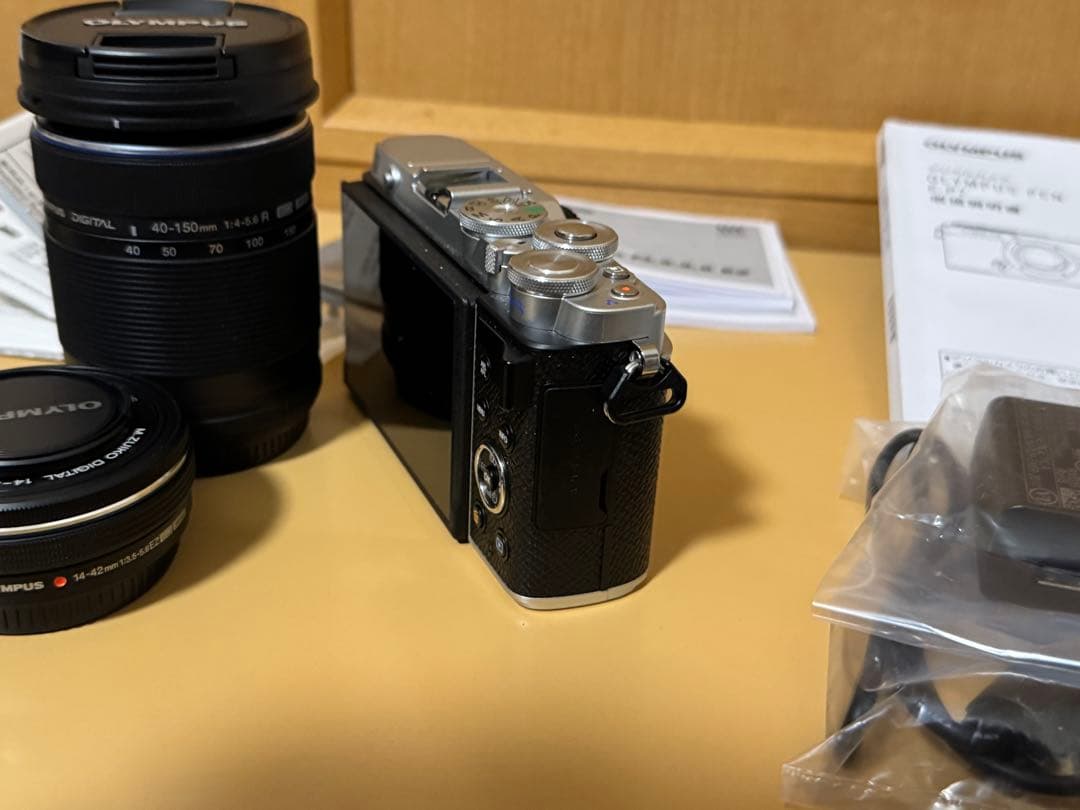 OLYMPUS PEN E-P7 EZ ダブルズームキット シルバー