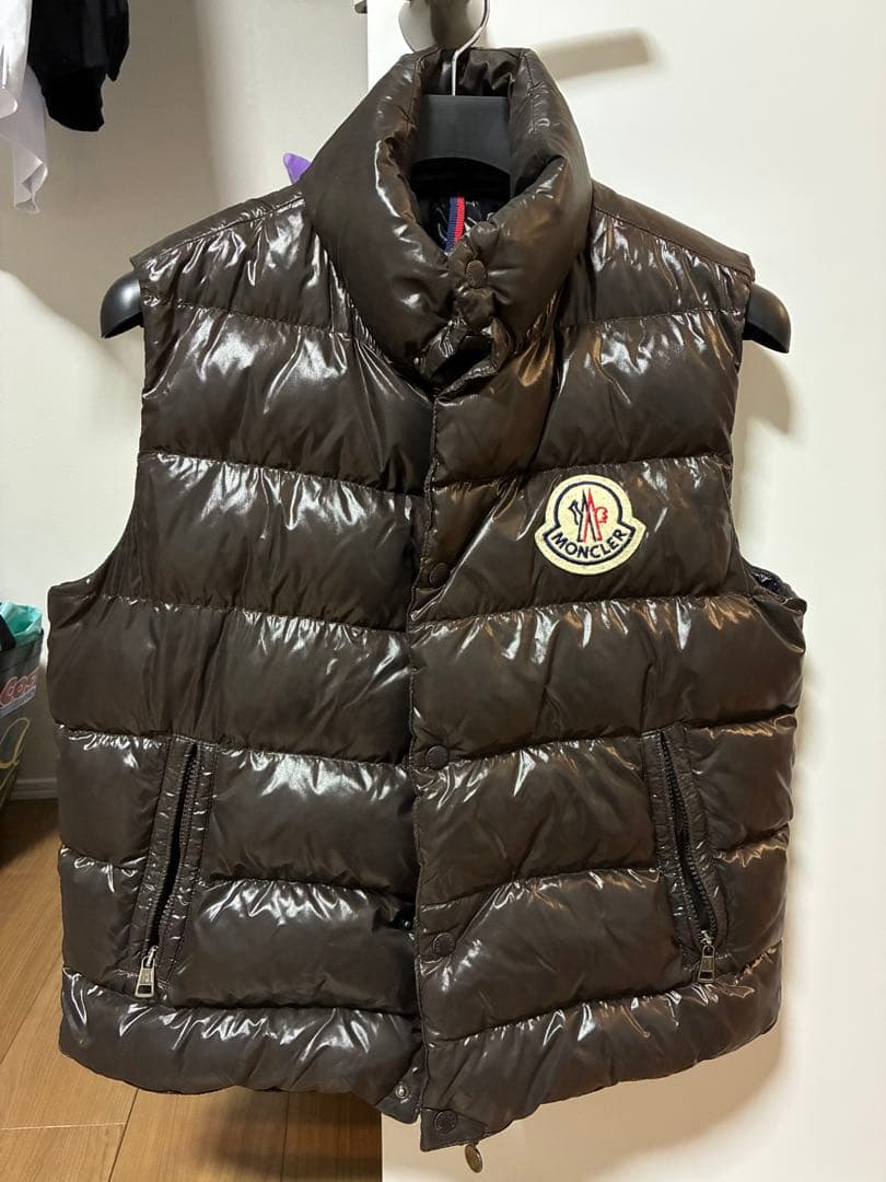 MONCLER ブラウン ダウンベスト
