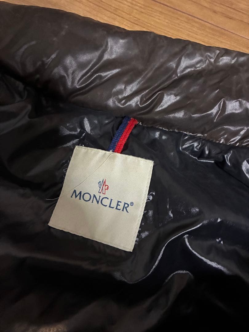 MONCLER ブラウン ダウンベスト