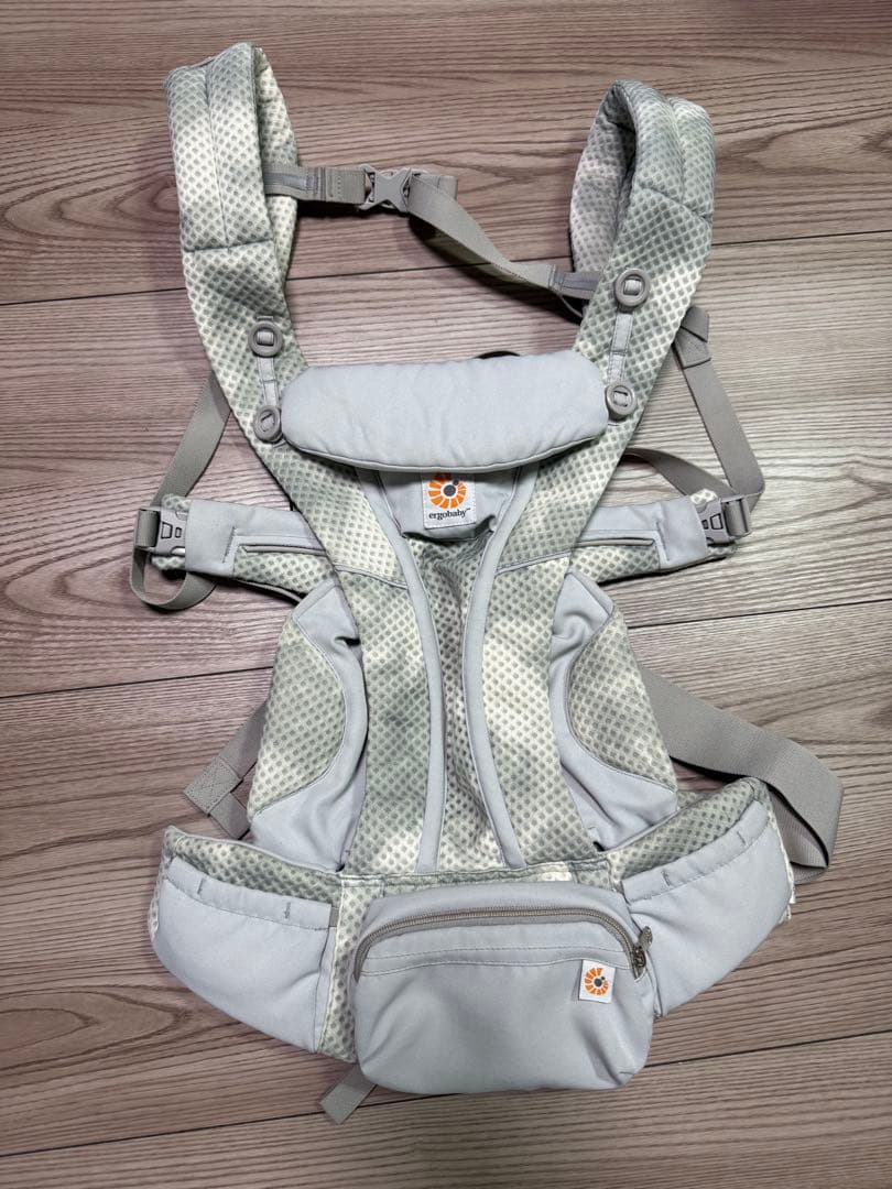 ドウエルゴベビー 抱っこひも　オムニブリーズ OMNI ポーチ付 日本限定