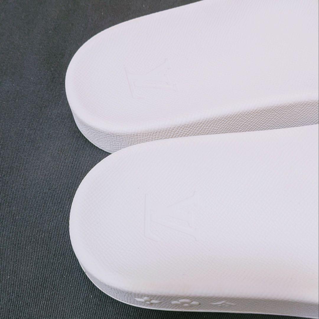 【値下げ　箱靴袋付き】ルイヴィトン サンダル 虹色モノグラム 白 27.0cm