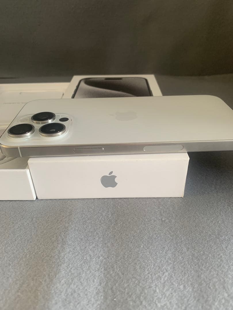 超美品　アメリカ版　SIMフリー iPhone15 Pro Max 256GB