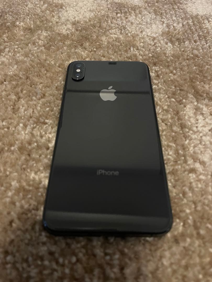 【ケース、新品保護フィルム付】iPhone XsMax スペースグレー256GB