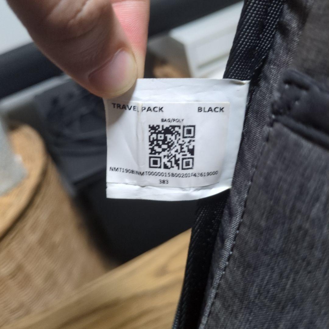 バッグ NOMATIC travelbackpack v2