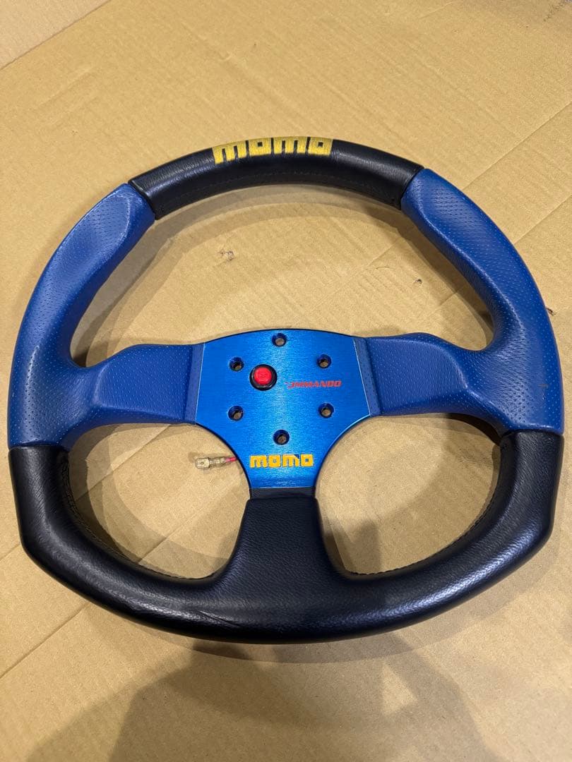 スポーツステアリング 絶版希少モモmomoコマンド1ステアリングハンドル