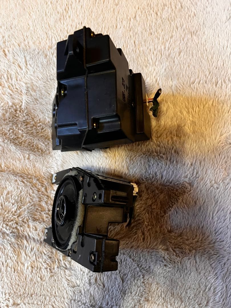 100系 ハイエース　Fスピーカー　ボックス左右セット