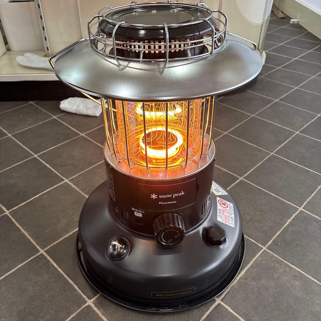 スノーピーク　トヨトミ　レインボーストーブ