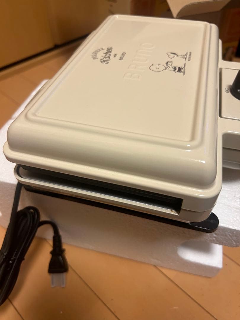 グリルサンドメーカーダブル　PEANUTS BRUNO