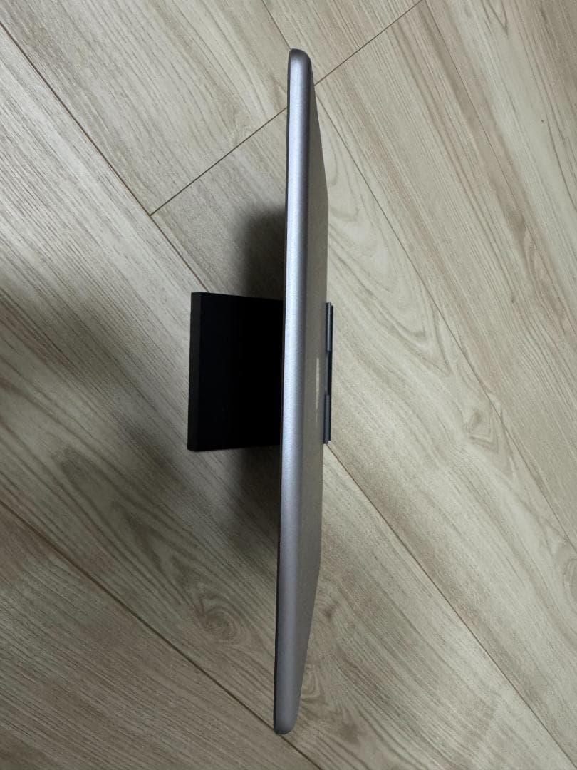 【送料無料・美品】iPad (第6世代) Wi-Fi 128GB シルバー