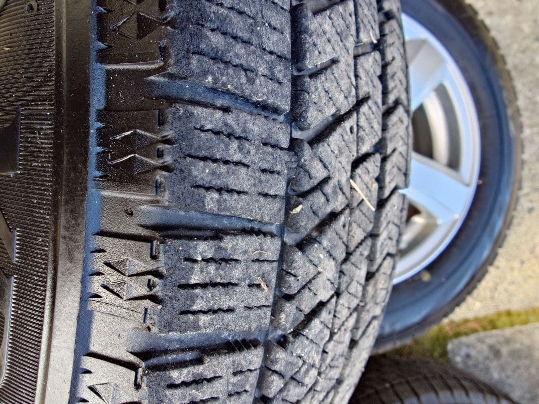 スタッドレスタイヤ ホイール4本セット　165/70R14 トヨタ　アクアなど①