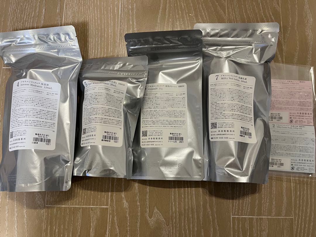 ドモホルンリンクル基本4点セット　おまけ付き