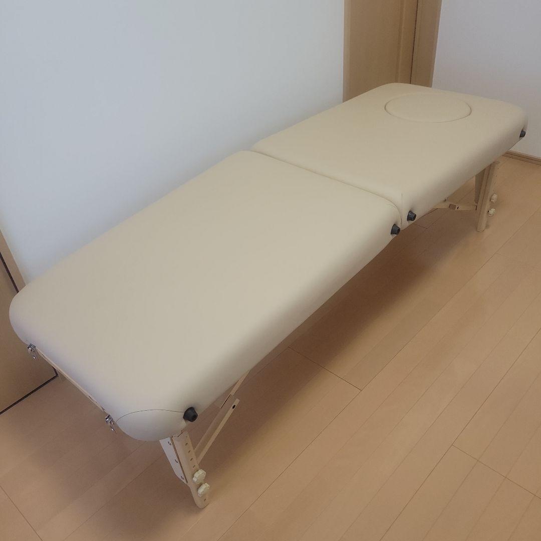 フォンタナ施術用折り畳ベッド、マッサージ等にも使用出来ます。【かなりの美品です】