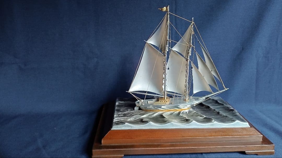 桜　銀製　２本マストヨット　２号 桐箱入り ガラスケース付き