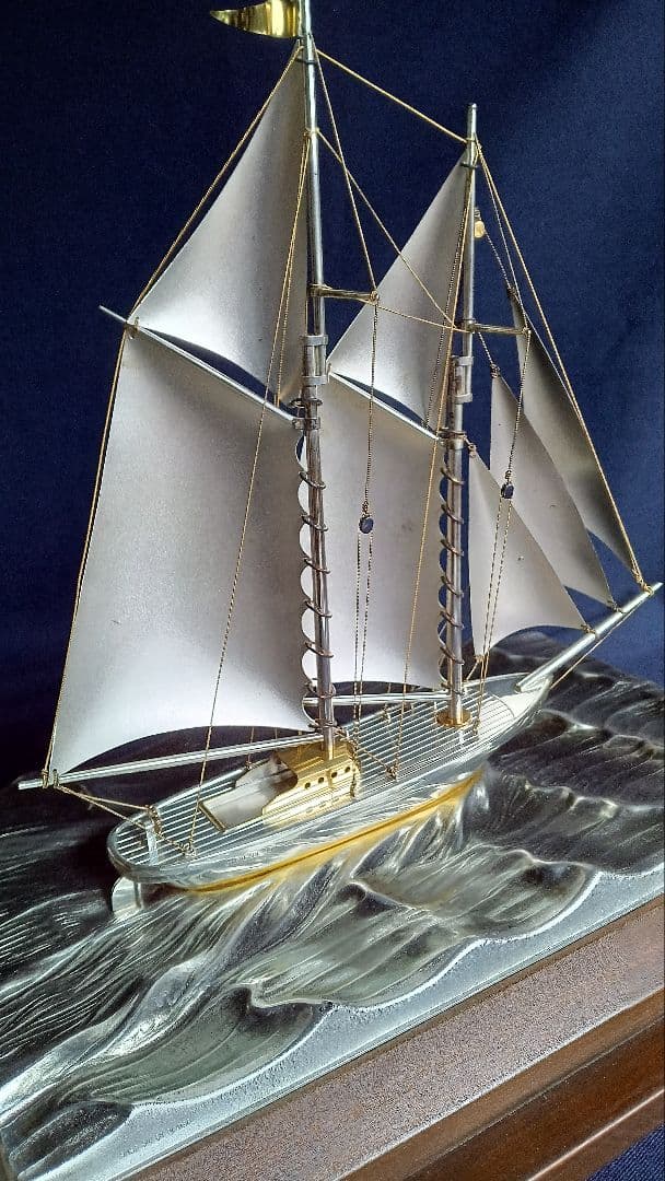 桜　銀製　２本マストヨット　２号 桐箱入り ガラスケース付き