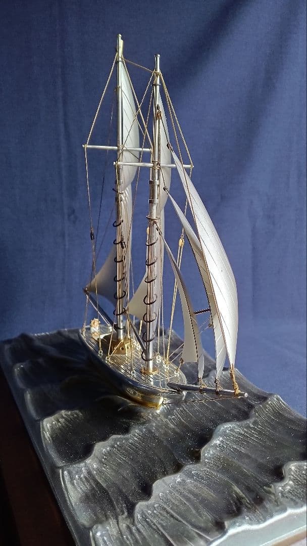 桜　銀製　２本マストヨット　２号 桐箱入り ガラスケース付き
