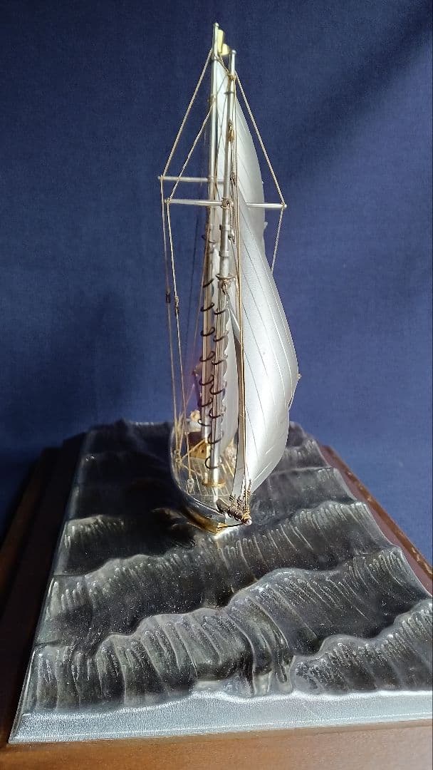 桜　銀製　２本マストヨット　２号 桐箱入り ガラスケース付き