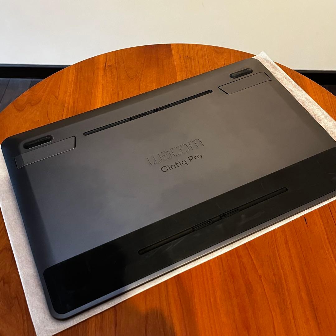 液タブ・ペンタブ Wacom Cintiq Pro 13 DTH-1320/AK0