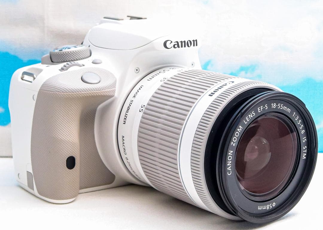 大人気ホワイト一眼レフ⭐️Canon kiss x7⭐️超小型⭐️スマホに転送♪