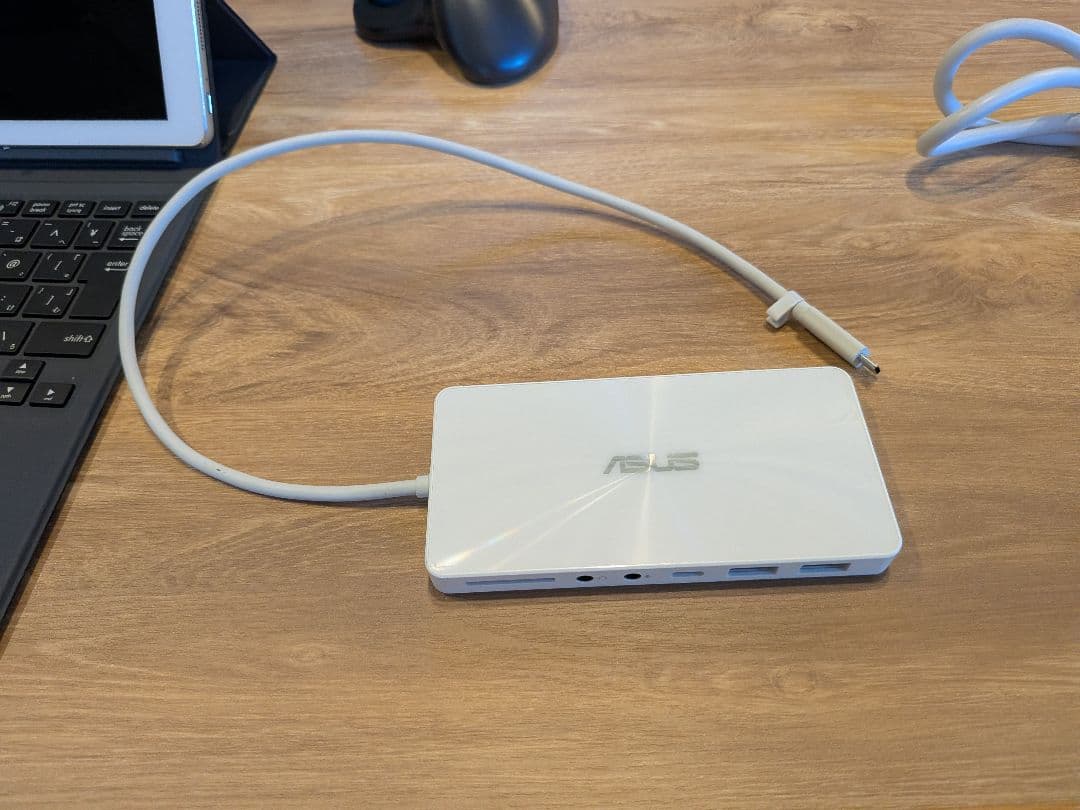 ASUS T305C 2in1 WindowsタブレットPC と付属品セット