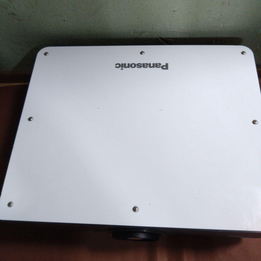 パナソニック　プロジェクター　TH-D5500