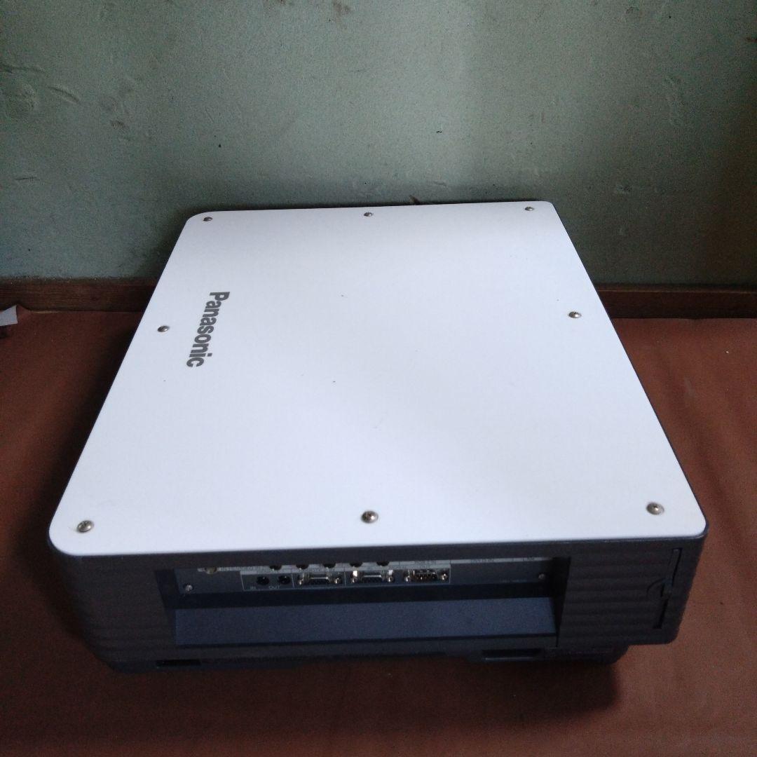 パナソニック　プロジェクター　TH-D5500