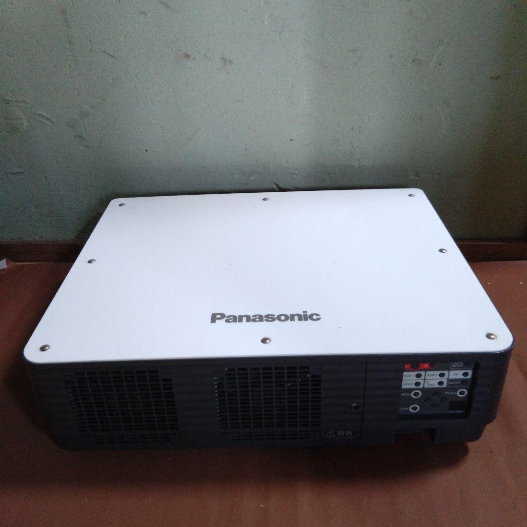 パナソニック　プロジェクター　TH-D5500