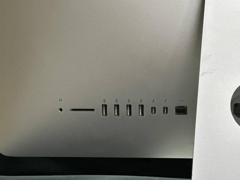 21.5 液晶 i7搭載 Apple iMac/5775 256GB 搭載