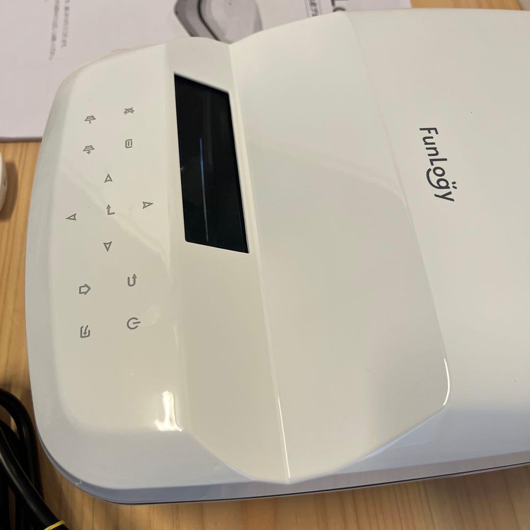 希少 FunLogy FUNTASTIC Air LED 超短焦点プロジェクター