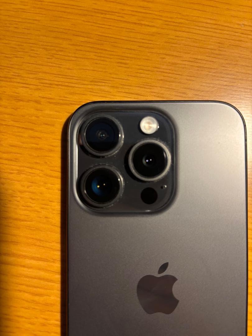 iPhone 15 Pro ブラックチタニウム　128GB