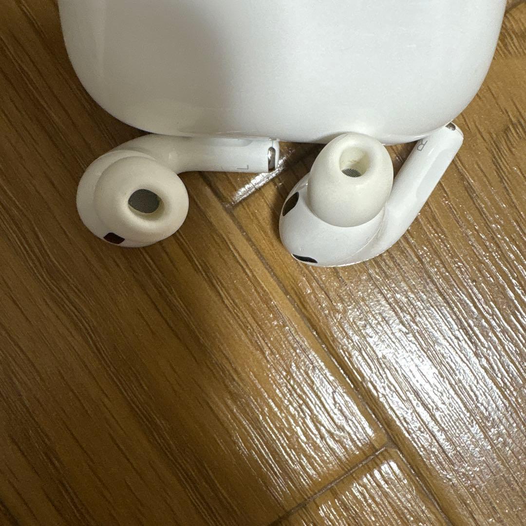 AirPodsPro2本体 ホワイト 充電ケース付き 充電線付き