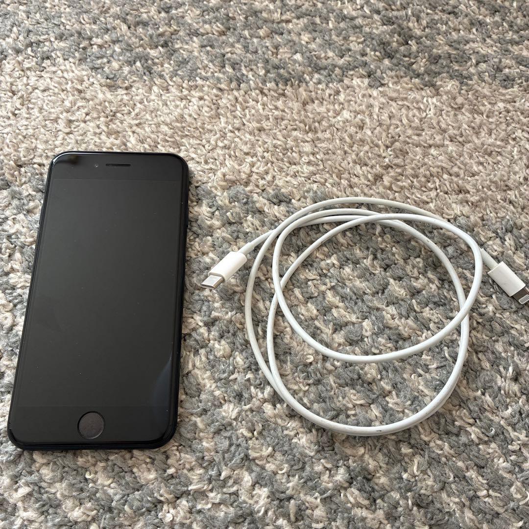 Apple iPhone SE 第３世代 ブラック 本体