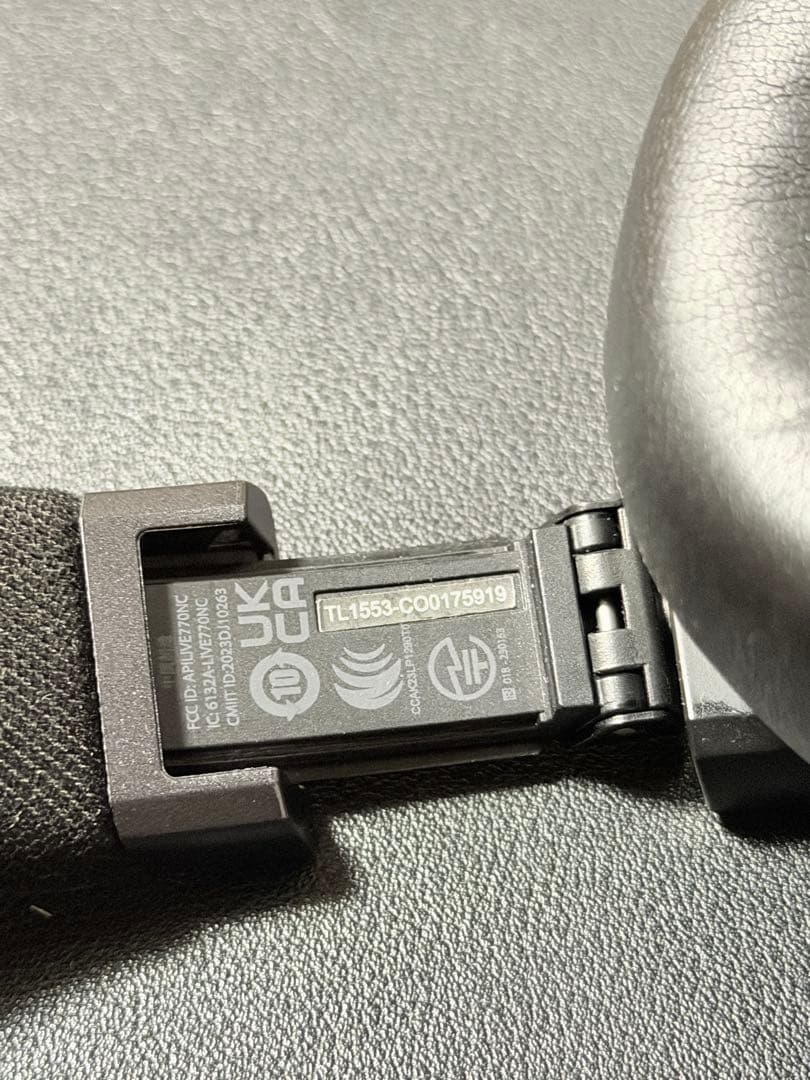 ヘッドホン jbllive770nc/blk