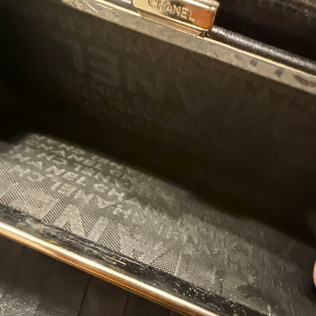 C*乃様 CHANEL シルバー エンボス加工長財布