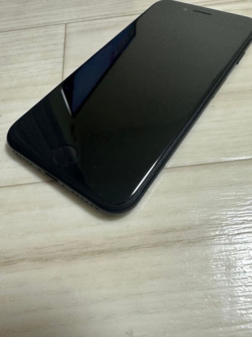 iPhone SE3 128GBブラック 付属品完備、美品です！